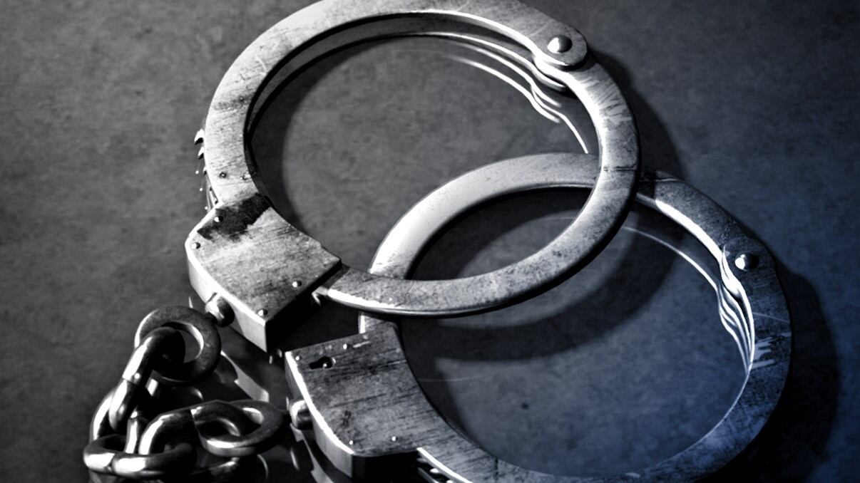 Man arrested after fleeing traffic stop toward international bridge in Webb County