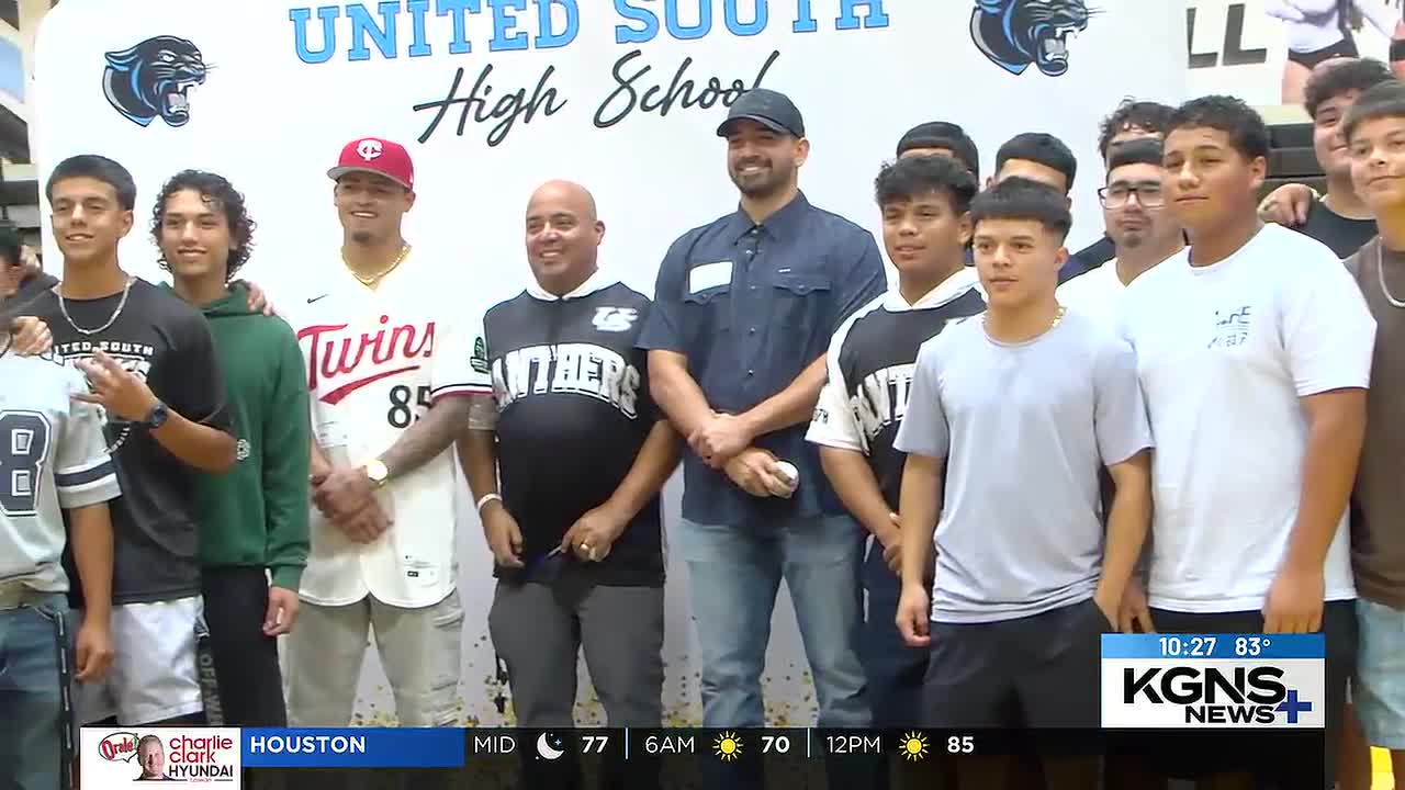 Professional Baseball Players Return to United South to Address Student Athletes