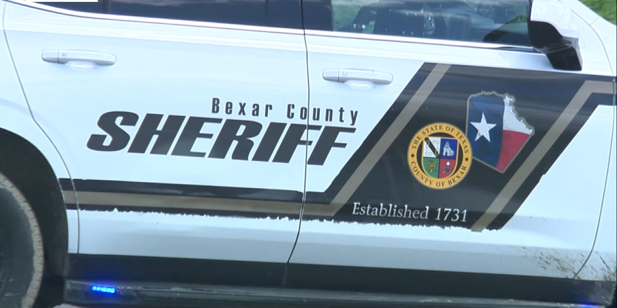 Former Bexar County deputy arrested on tampering charge tied to Laredo
