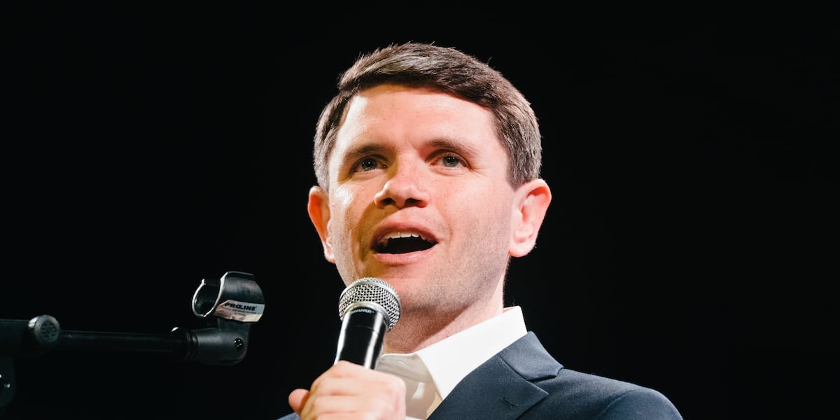 Talarico makes Laredo stop on Texas border tour