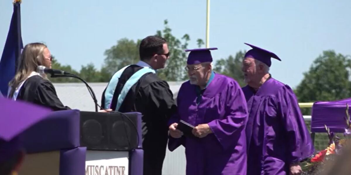 2 Navy veterans receive high school diplomas nearly 6 decades later